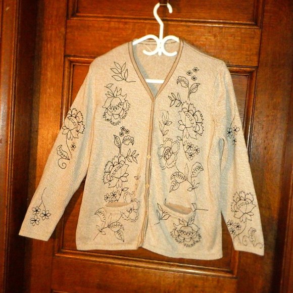 Amazing Detailed Style ~~~ TOP / Cardigan ~~~ - Picture 1 of 1